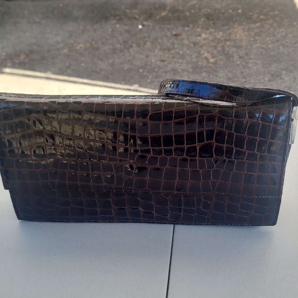 Elegant Brown Crocodile-Embossed Women's Clutch